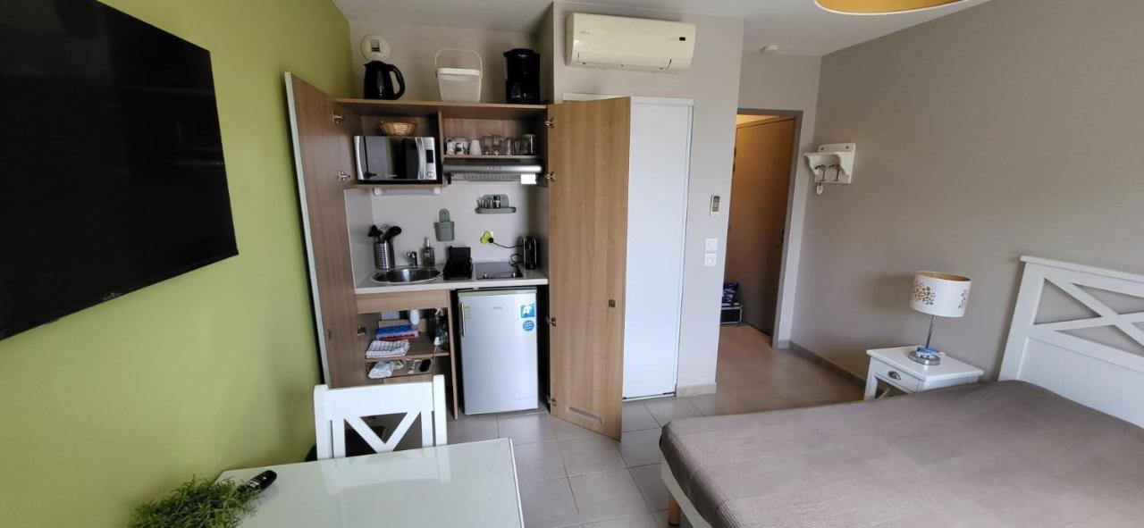 Odalys Les Oceanides: Beachfront With Pool And Private Parking Apartment *